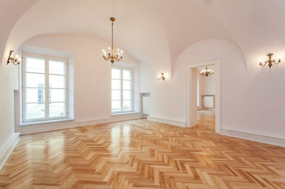 Pose et installation de parquet dans une maison à étage à Beynost